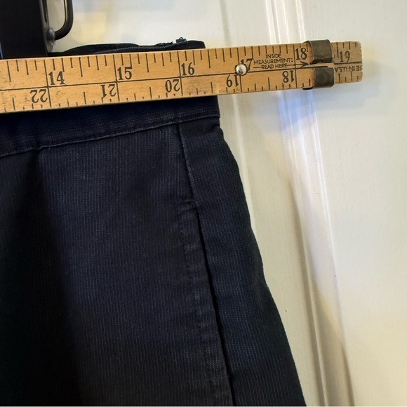 Greg Norman Collection Black Cargo Shorts Classic Fit - Picture 5 of 10